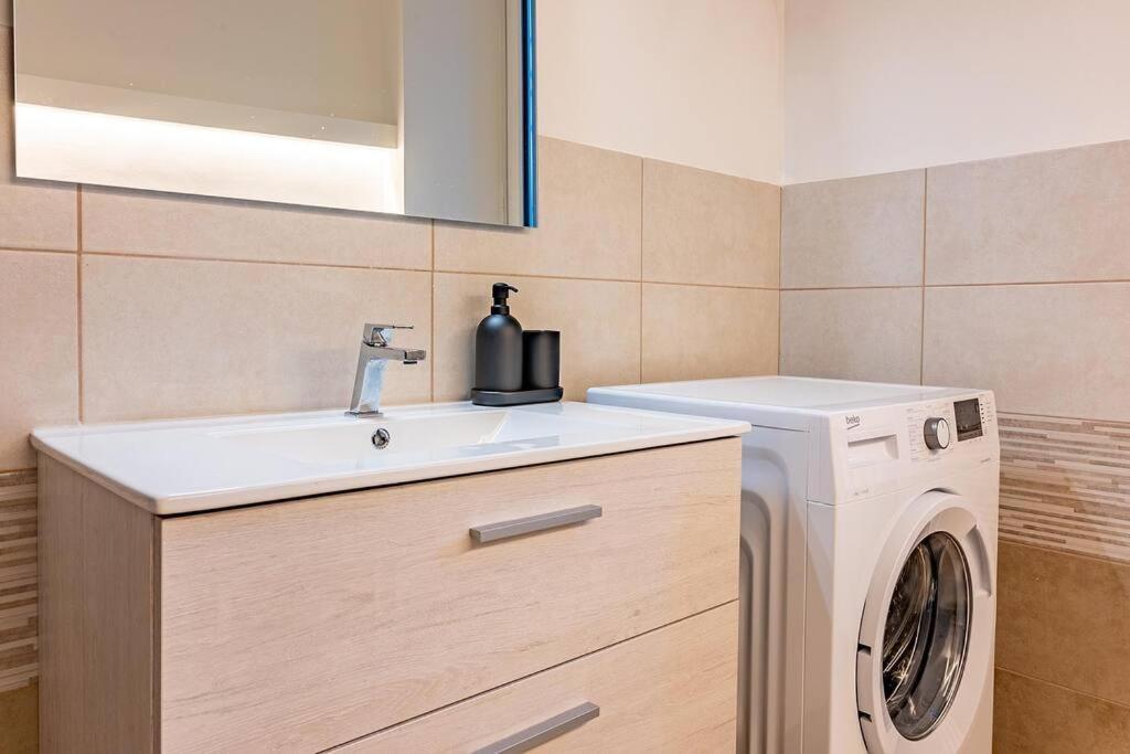 Guest Planet - Cozy Housing Porta Romana M3 Milano Ngoại thất bức ảnh